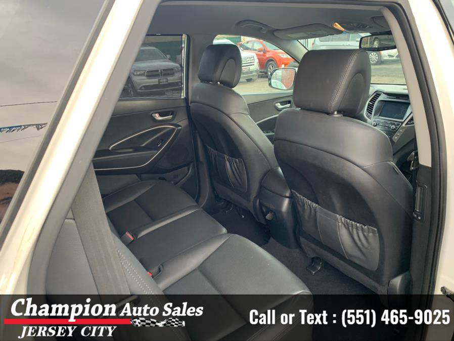 Used Hyundai Santa Fe SE 3.3L Auto AWD 2017 | Champion Auto Sales of JC. Jersey City, New Jersey Used Hyundai Santa Fe SE 3.3L Auto AWD 2017 | Champion Auto Sales of JC. Jersey City, New Jersey