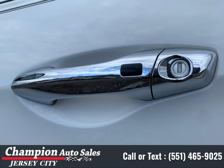 Used Hyundai Santa Fe SE 3.3L Auto AWD 2017 | Champion Auto Sales of JC. Jersey City, New Jersey Used Hyundai Santa Fe SE 3.3L Auto AWD 2017 | Champion Auto Sales of JC. Jersey City, New Jersey