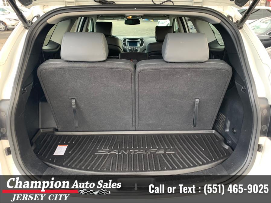 Used Hyundai Santa Fe SE 3.3L Auto AWD 2017 | Champion Auto Sales of JC. Jersey City, New Jersey Used Hyundai Santa Fe SE 3.3L Auto AWD 2017 | Champion Auto Sales of JC. Jersey City, New Jersey