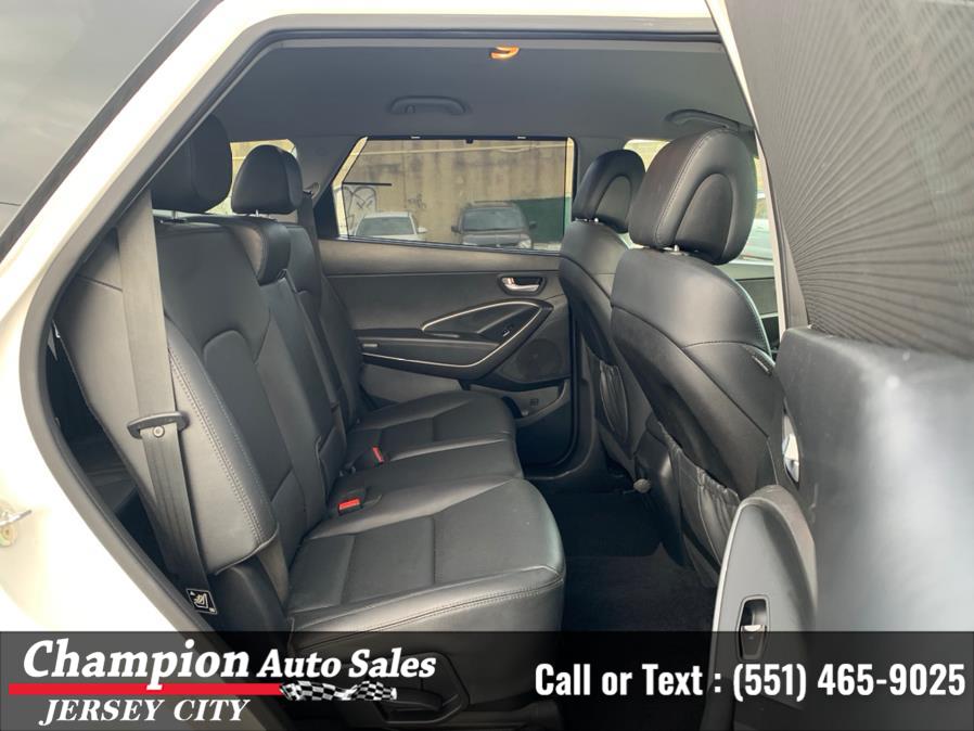 Used Hyundai Santa Fe SE 3.3L Auto AWD 2017 | Champion Auto Sales of JC. Jersey City, New Jersey Used Hyundai Santa Fe SE 3.3L Auto AWD 2017 | Champion Auto Sales of JC. Jersey City, New Jersey