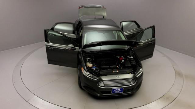 2015 Ford Fusion 4dr Sdn SE FWD, available for sale in Naugatuck, Connecticut | J&M Automotive Sls&Svc LLC. Naugatuck, Connecticut 2015 Ford Fusion 4dr Sdn SE FWD, available for sale in Naugatuck, Connecticut | J&M Automotive Sls&Svc LLC. Naugatuck, Connecticut