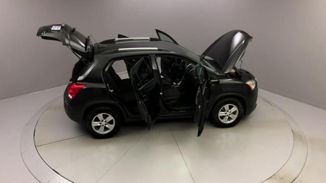 2016 Chevrolet Trax AWD 4dr LT, available for sale in Naugatuck, Connecticut | J&M Automotive Sls&Svc LLC. Naugatuck, Connecticut 2016 Chevrolet Trax AWD 4dr LT, available for sale in Naugatuck, Connecticut | J&M Automotive Sls&Svc LLC. Naugatuck, Connecticut