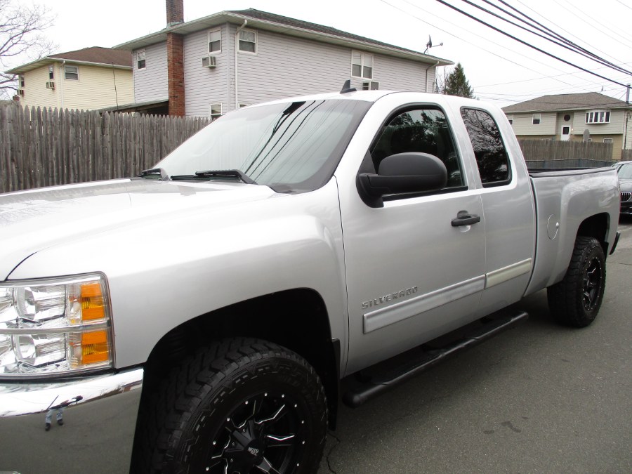 2013 Chevrolet Silverado 1500 4WD Ext Cab LT, available for sale in West Babylon, New York | New Gen Auto Group. West Babylon, New York 2013 Chevrolet Silverado 1500 4WD Ext Cab LT, available for sale in West Babylon, New York | New Gen Auto Group. West Babylon, New York