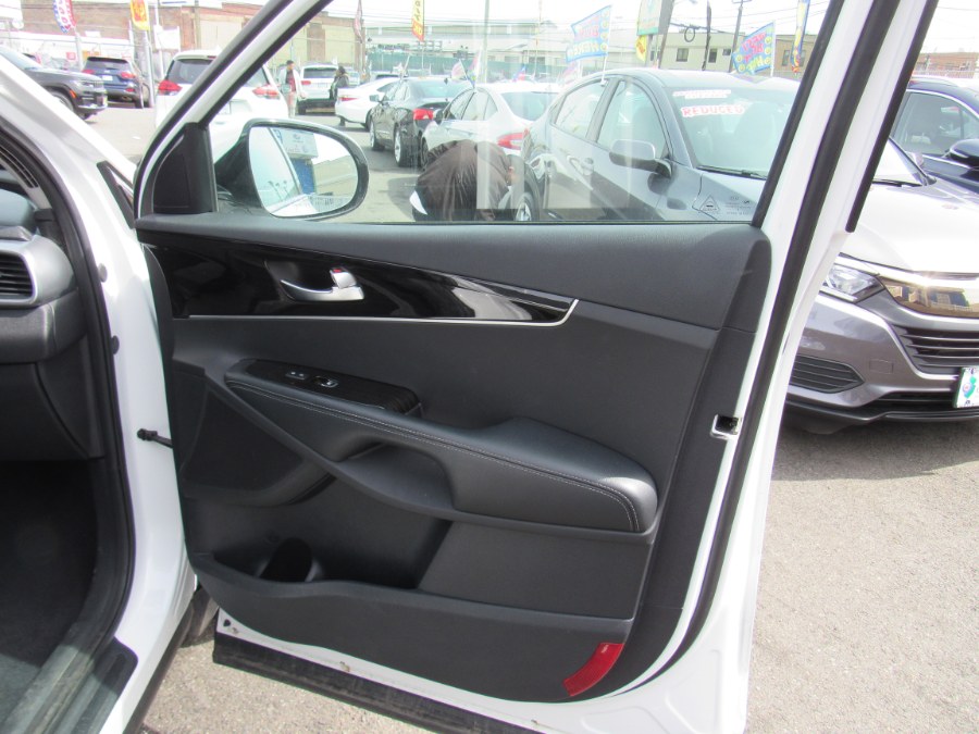 2020 Kia Sorento LX V6 FWD, available for sale in Irvington, New Jersey | NJ Used Cars Center. Irvington, New Jersey 2020 Kia Sorento LX V6 FWD, available for sale in Irvington, New Jersey | NJ Used Cars Center. Irvington, New Jersey