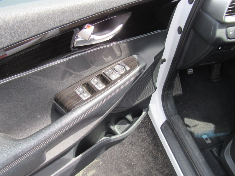 2020 Kia Sorento LX V6 FWD, available for sale in Irvington, New Jersey | NJ Used Cars Center. Irvington, New Jersey 2020 Kia Sorento LX V6 FWD, available for sale in Irvington, New Jersey | NJ Used Cars Center. Irvington, New Jersey