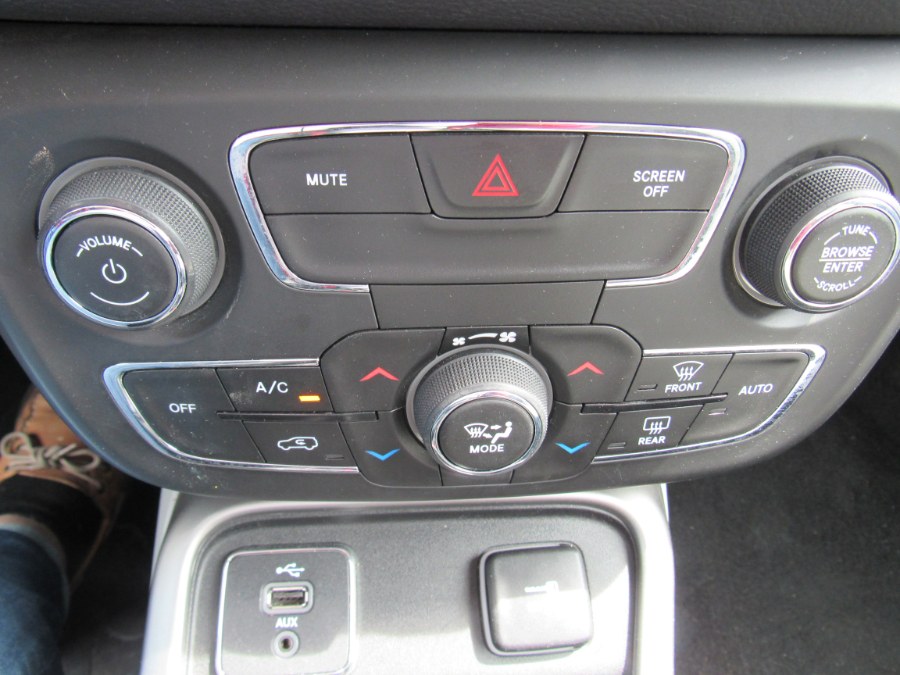 2018 Jeep Compass Latitude FWD, available for sale in Irvington, New Jersey | NJ Used Cars Center. Irvington, New Jersey 2018 Jeep Compass Latitude FWD, available for sale in Irvington, New Jersey | NJ Used Cars Center. Irvington, New Jersey