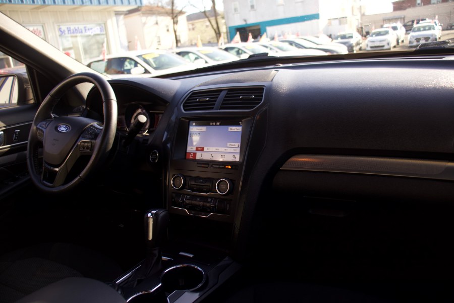 2018 Ford Explorer XLT 4WD, available for sale in Linden, New Jersey | Route 27 Auto Mall. Linden, New Jersey 2018 Ford Explorer XLT 4WD, available for sale in Linden, New Jersey | Route 27 Auto Mall. Linden, New Jersey