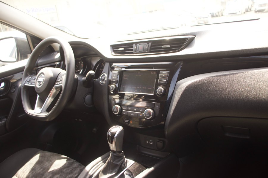 2020 Nissan Rogue Sport AWD SV, available for sale in Linden, New Jersey | Route 27 Auto Mall. Linden, New Jersey 2020 Nissan Rogue Sport AWD SV, available for sale in Linden, New Jersey | Route 27 Auto Mall. Linden, New Jersey