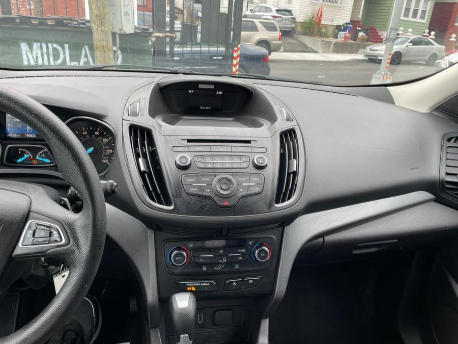 2017 Ford Escape SE 4WD, available for sale in Jamaica, New York | Sunrise Autoland. Jamaica, New York 2017 Ford Escape SE 4WD, available for sale in Jamaica, New York | Sunrise Autoland. Jamaica, New York