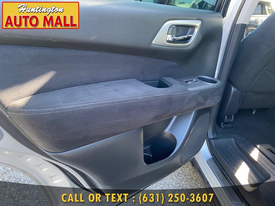 2013 Nissan Pathfinder 4WD 4dr SV, available for sale in Huntington Station, New York | Huntington Auto Mall. Huntington Station, New York 2013 Nissan Pathfinder 4WD 4dr SV, available for sale in Huntington Station, New York | Huntington Auto Mall. Huntington Station, New York