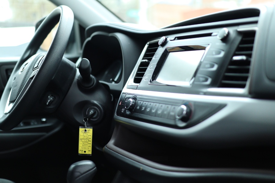 Used Toyota Highlander LE V6 AWD (Natl) 2019 | Hillside Auto Mall Inc.. Jamaica, New York Used Toyota Highlander LE V6 AWD (Natl) 2019 | Hillside Auto Mall Inc.. Jamaica, New York