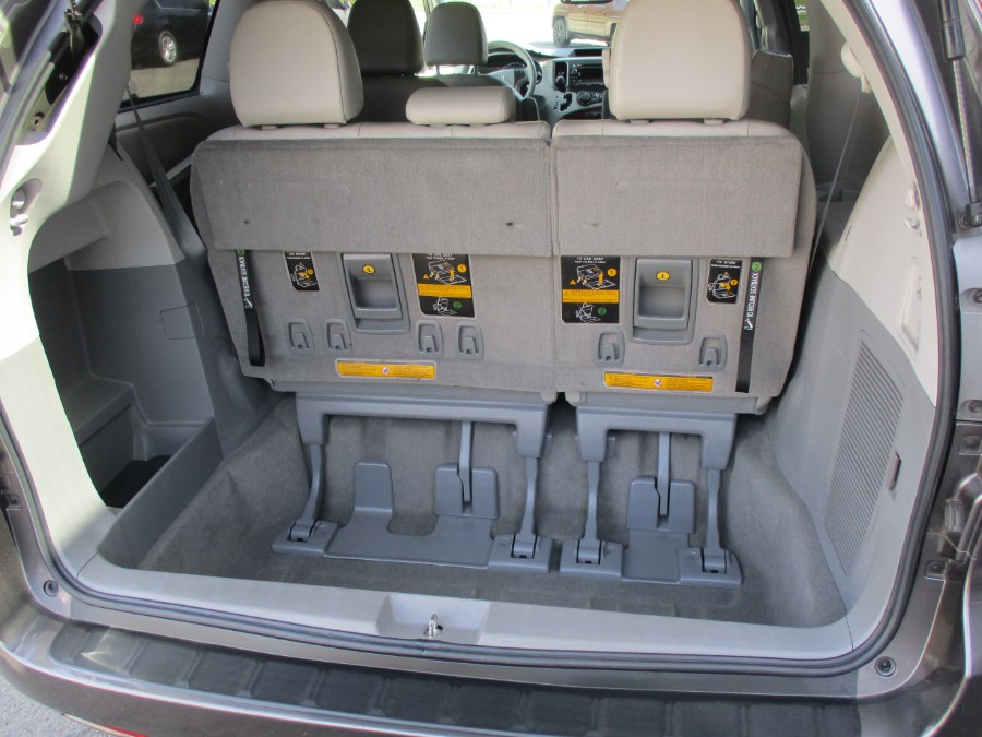 Used Toyota Sienna XLE AWD 2013 | Cos Central Auto. Meriden, Connecticut Used Toyota Sienna XLE AWD 2013 | Cos Central Auto. Meriden, Connecticut