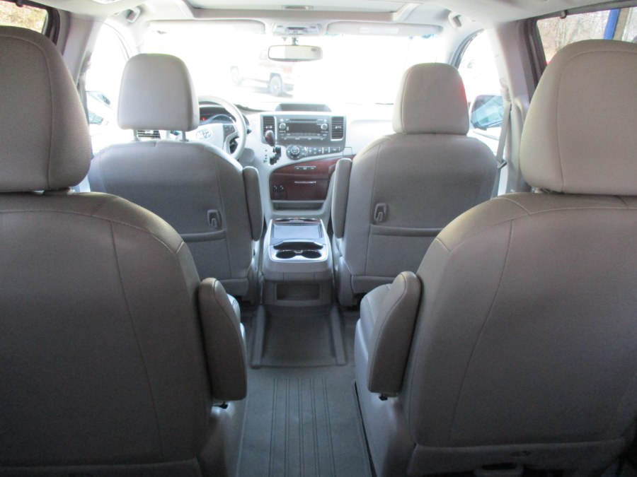 Used Toyota Sienna XLE AWD 2013 | Cos Central Auto. Meriden, Connecticut Used Toyota Sienna XLE AWD 2013 | Cos Central Auto. Meriden, Connecticut