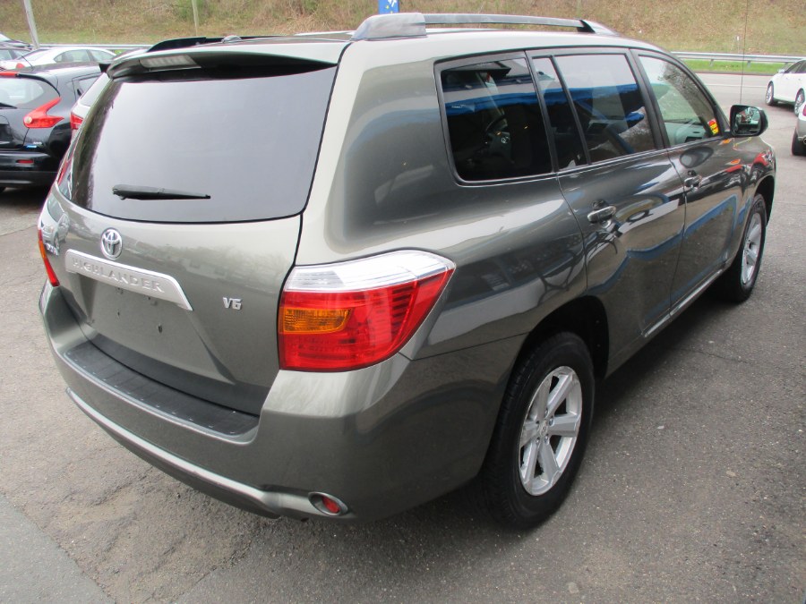 Used Toyota Highlander FWD 4dr Base 2008 | Cos Central Auto. Meriden, Connecticut Used Toyota Highlander FWD 4dr Base 2008 | Cos Central Auto. Meriden, Connecticut