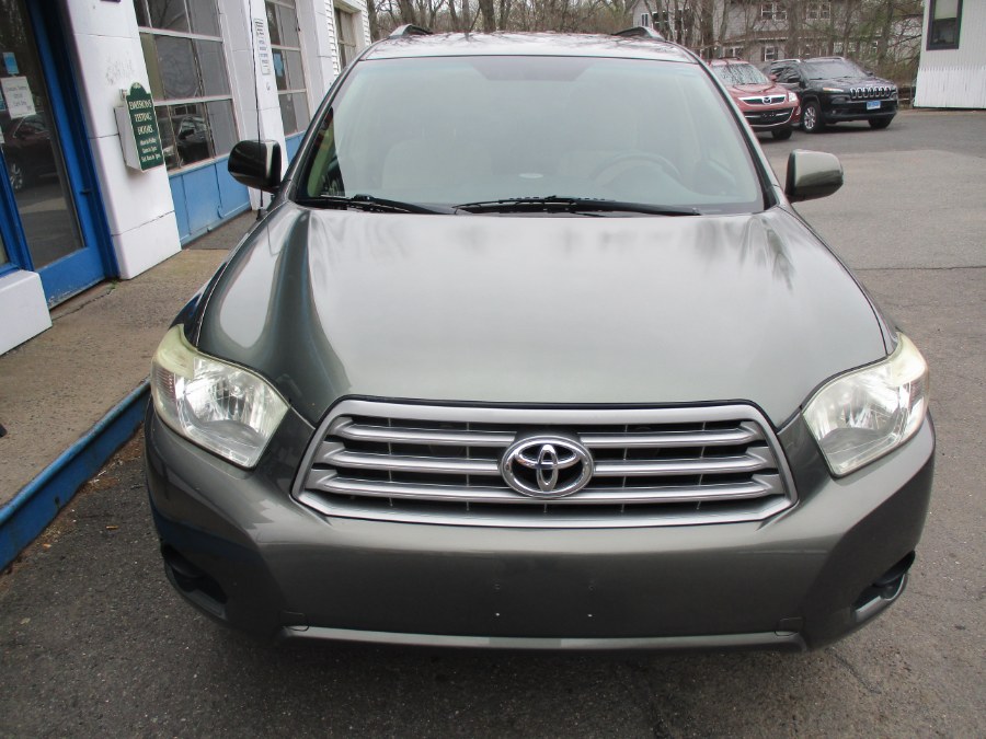 Used Toyota Highlander FWD 4dr Base 2008 | Cos Central Auto. Meriden, Connecticut Used Toyota Highlander FWD 4dr Base 2008 | Cos Central Auto. Meriden, Connecticut