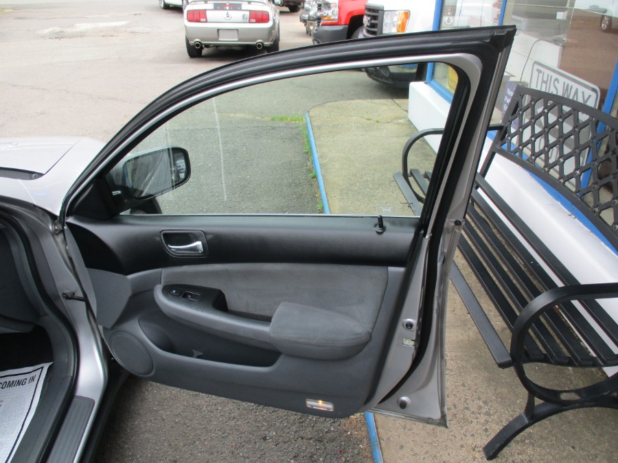 2007 Honda Accord Sdn 4dr V6 AT LX SE, available for sale in Meriden, Connecticut | Cos Central Auto. Meriden, Connecticut 2007 Honda Accord Sdn 4dr V6 AT LX SE, available for sale in Meriden, Connecticut | Cos Central Auto. Meriden, Connecticut