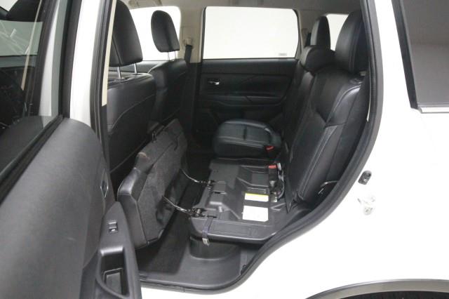 Used Mitsubishi Outlander SE S-AWC w/ rearCam 2020 | Car Revolution. Maple Shade, New Jersey Used Mitsubishi Outlander SE S-AWC w/ rearCam 2020 | Car Revolution. Maple Shade, New Jersey