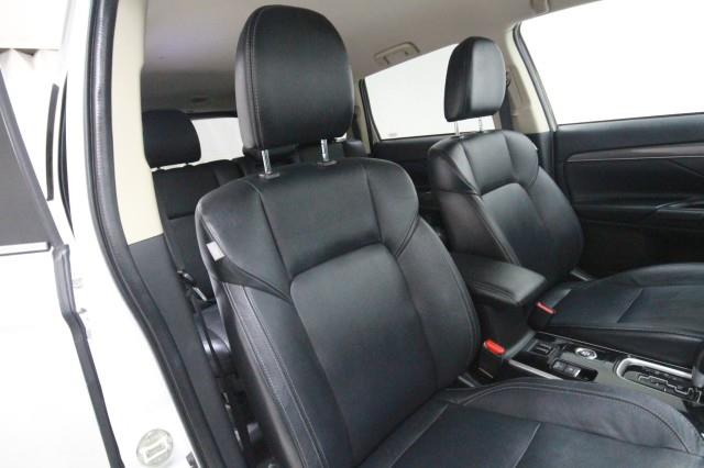 Used Mitsubishi Outlander SE S-AWC w/ rearCam 2020 | Car Revolution. Maple Shade, New Jersey Used Mitsubishi Outlander SE S-AWC w/ rearCam 2020 | Car Revolution. Maple Shade, New Jersey