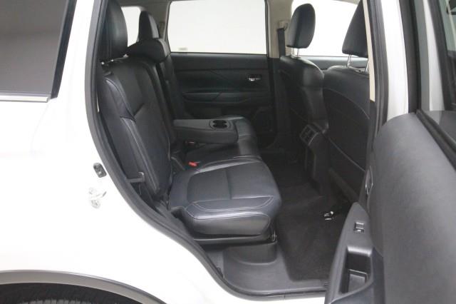 Used Mitsubishi Outlander SE S-AWC w/ rearCam 2020 | Car Revolution. Maple Shade, New Jersey Used Mitsubishi Outlander SE S-AWC w/ rearCam 2020 | Car Revolution. Maple Shade, New Jersey
