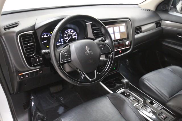 Used Mitsubishi Outlander SE S-AWC w/ rearCam 2020 | Car Revolution. Maple Shade, New Jersey Used Mitsubishi Outlander SE S-AWC w/ rearCam 2020 | Car Revolution. Maple Shade, New Jersey