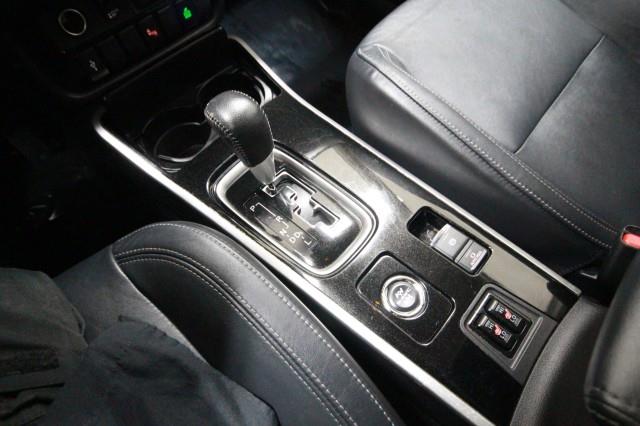 Used Mitsubishi Outlander SE S-AWC w/ rearCam 2020 | Car Revolution. Maple Shade, New Jersey Used Mitsubishi Outlander SE S-AWC w/ rearCam 2020 | Car Revolution. Maple Shade, New Jersey