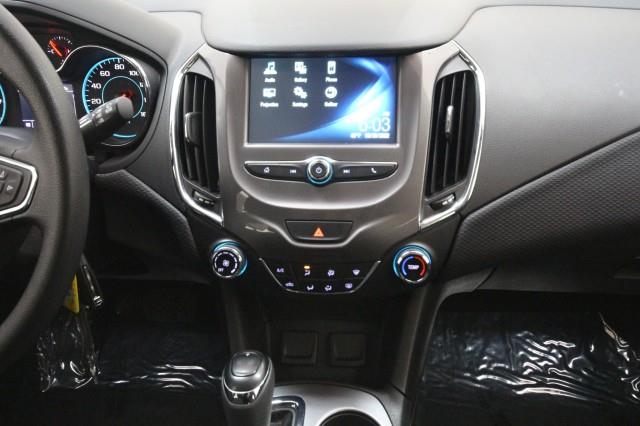 Used Chevrolet Cruze LT w/ rearCam 2018 | Car Revolution. Maple Shade, New Jersey Used Chevrolet Cruze LT w/ rearCam 2018 | Car Revolution. Maple Shade, New Jersey