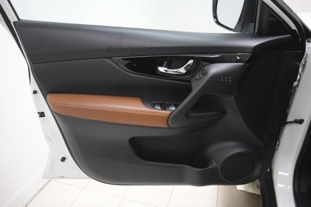 Used Nissan Rogue SL AWD w/ Navi & 360cam 2017 | Car Revolution. Maple Shade, New Jersey Used Nissan Rogue SL AWD w/ Navi & 360cam 2017 | Car Revolution. Maple Shade, New Jersey