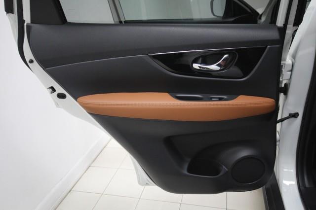 Used Nissan Rogue SL AWD w/ Navi & 360cam 2017 | Car Revolution. Maple Shade, New Jersey Used Nissan Rogue SL AWD w/ Navi & 360cam 2017 | Car Revolution. Maple Shade, New Jersey