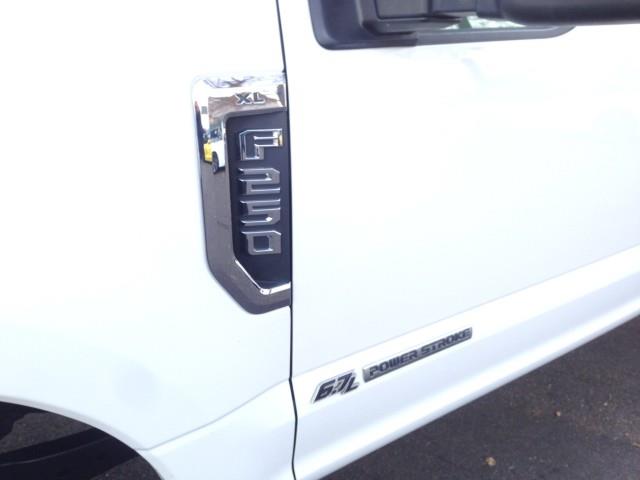 Used Ford F-250 Srw Super Duty XL 4WD 2017 | Car Revolution. Maple Shade, New Jersey Used Ford F-250 Srw Super Duty XL 4WD 2017 | Car Revolution. Maple Shade, New Jersey