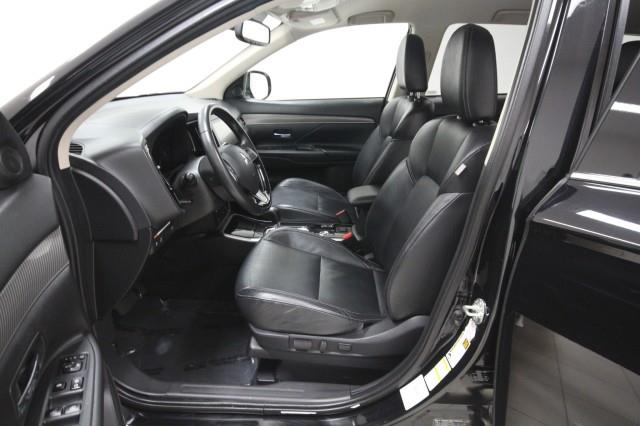Used Mitsubishi Outlander SEL S-AWD w/ rearCam 2020 | Car Revolution. Maple Shade, New Jersey Used Mitsubishi Outlander SEL S-AWD w/ rearCam 2020 | Car Revolution. Maple Shade, New Jersey