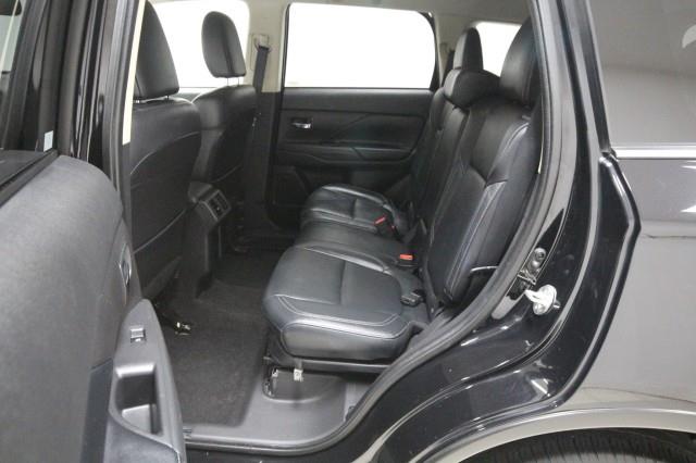 Used Mitsubishi Outlander SEL S-AWD w/ rearCam 2020 | Car Revolution. Maple Shade, New Jersey Used Mitsubishi Outlander SEL S-AWD w/ rearCam 2020 | Car Revolution. Maple Shade, New Jersey
