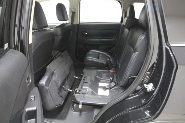 Used Mitsubishi Outlander SEL S-AWD w/ rearCam 2020 | Car Revolution. Maple Shade, New Jersey Used Mitsubishi Outlander SEL S-AWD w/ rearCam 2020 | Car Revolution. Maple Shade, New Jersey