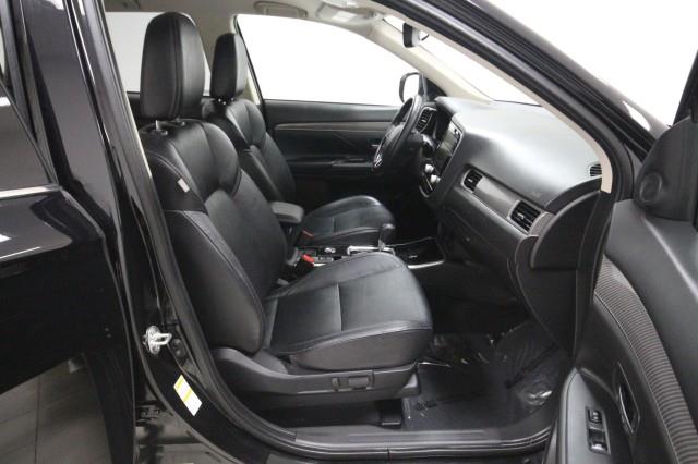 Used Mitsubishi Outlander SEL S-AWD w/ rearCam 2020 | Car Revolution. Maple Shade, New Jersey Used Mitsubishi Outlander SEL S-AWD w/ rearCam 2020 | Car Revolution. Maple Shade, New Jersey