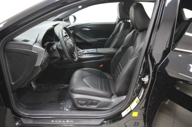 Used Toyota Avalon XSE w/ rearCam 2019 | Car Revolution. Maple Shade, New Jersey Used Toyota Avalon XSE w/ rearCam 2019 | Car Revolution. Maple Shade, New Jersey