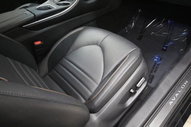 Used Toyota Avalon XSE w/ rearCam 2019 | Car Revolution. Maple Shade, New Jersey Used Toyota Avalon XSE w/ rearCam 2019 | Car Revolution. Maple Shade, New Jersey