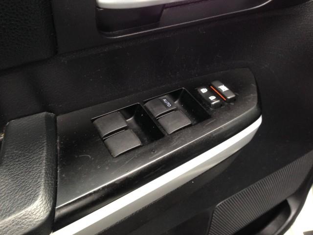 Used Toyota Tundra 4wd SR5 w/ Navi & rearCam 2020 | Car Revolution. Maple Shade, New Jersey Used Toyota Tundra 4wd SR5 w/ Navi & rearCam 2020 | Car Revolution. Maple Shade, New Jersey