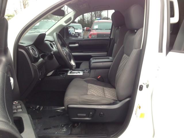 Used Toyota Tundra 4wd SR5 w/ Navi & rearCam 2020 | Car Revolution. Maple Shade, New Jersey Used Toyota Tundra 4wd SR5 w/ Navi & rearCam 2020 | Car Revolution. Maple Shade, New Jersey