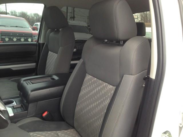 Used Toyota Tundra 4wd SR5 w/ Navi & rearCam 2020 | Car Revolution. Maple Shade, New Jersey Used Toyota Tundra 4wd SR5 w/ Navi & rearCam 2020 | Car Revolution. Maple Shade, New Jersey