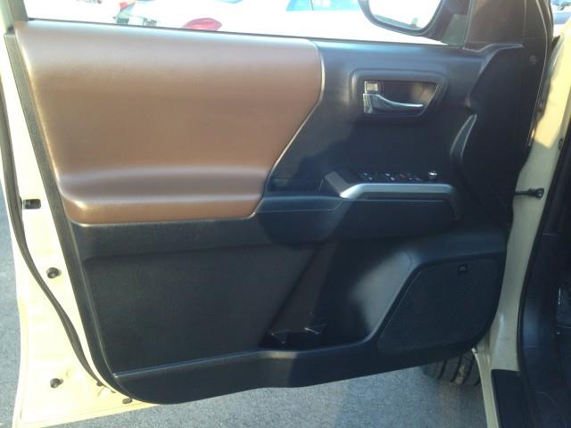 Used Toyota Tacoma 4wd Limited w/ Navi & rearCam 2017 | Car Revolution. Maple Shade, New Jersey Used Toyota Tacoma 4wd Limited w/ Navi & rearCam 2017 | Car Revolution. Maple Shade, New Jersey