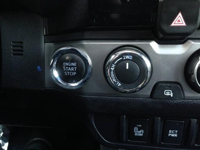 Used Toyota Tacoma 4wd Limited w/ Navi & rearCam 2017 | Car Revolution. Maple Shade, New Jersey Used Toyota Tacoma 4wd Limited w/ Navi & rearCam 2017 | Car Revolution. Maple Shade, New Jersey