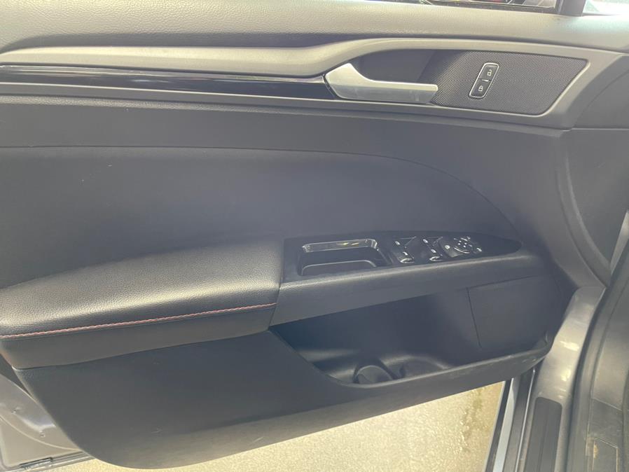 2013 Ford Fusion 4dr Sdn SE FWD, available for sale in Inwood, New York | 5 Towns Drive. Inwood, New York 2013 Ford Fusion 4dr Sdn SE FWD, available for sale in Inwood, New York | 5 Towns Drive. Inwood, New York