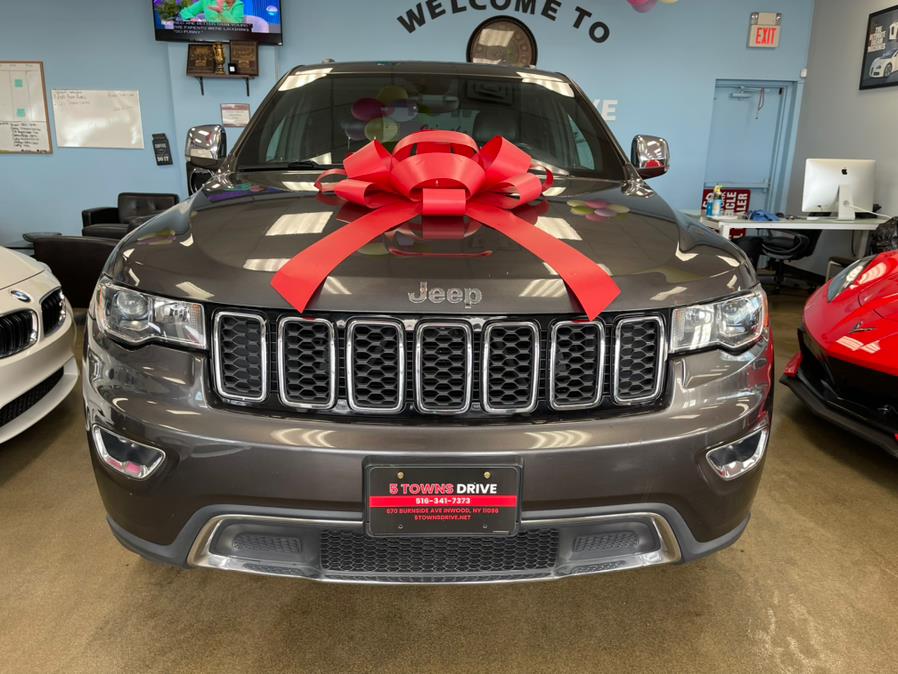 2017 Jeep Grand Cherokee Limited 4x2, available for sale in Inwood, New York | 5 Towns Drive. Inwood, New York 2017 Jeep Grand Cherokee Limited 4x2, available for sale in Inwood, New York | 5 Towns Drive. Inwood, New York