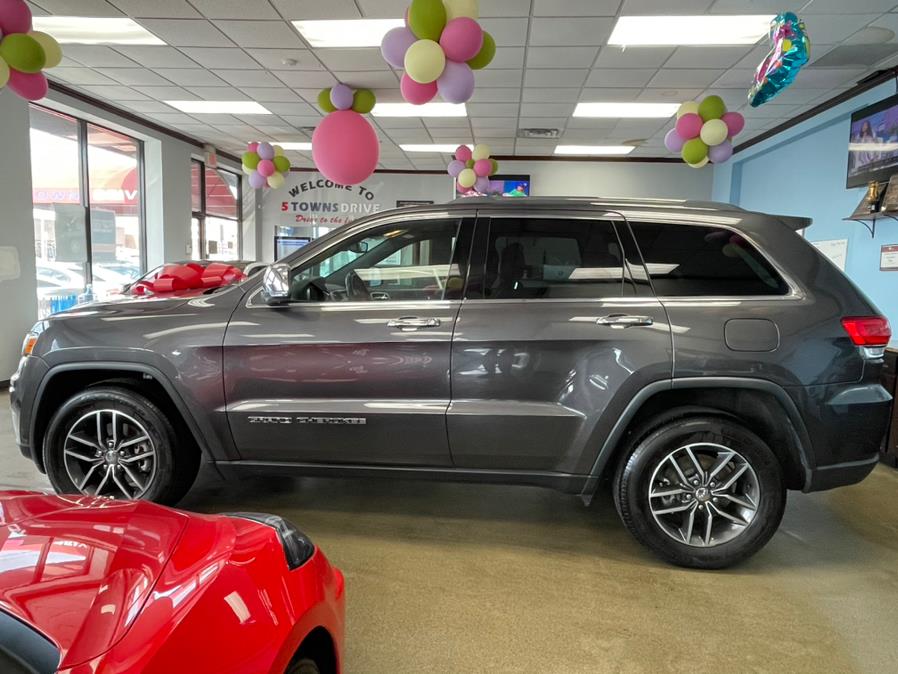 2017 Jeep Grand Cherokee Limited 4x2, available for sale in Inwood, New York | 5 Towns Drive. Inwood, New York 2017 Jeep Grand Cherokee Limited 4x2, available for sale in Inwood, New York | 5 Towns Drive. Inwood, New York