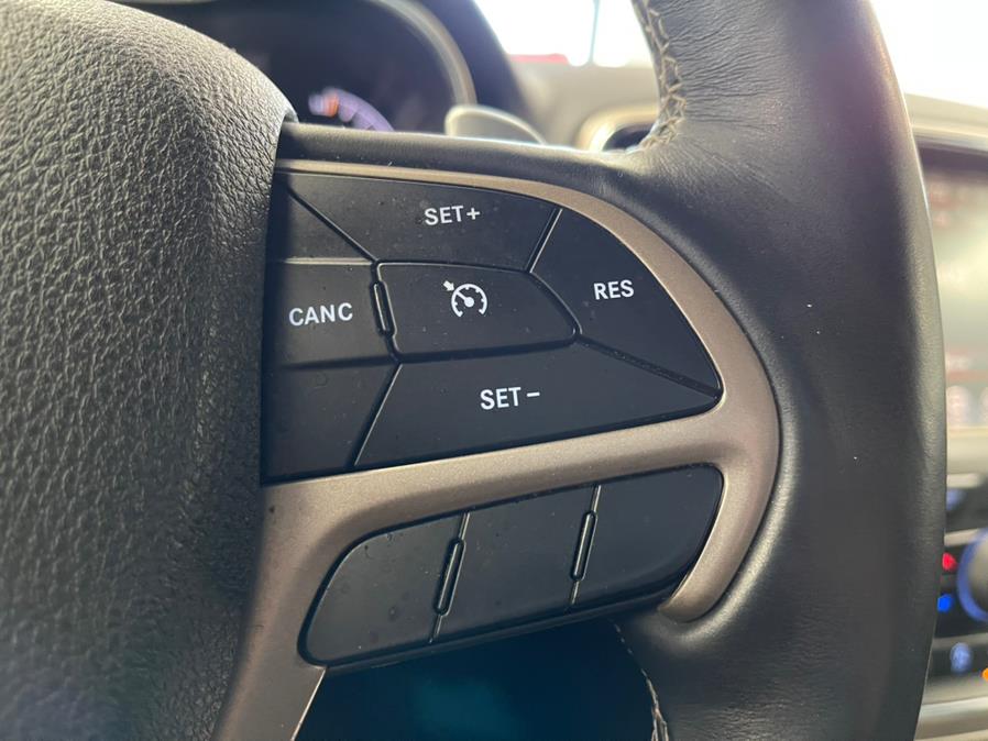 2017 Jeep Grand Cherokee Limited 4x2, available for sale in Inwood, New York | 5 Towns Drive. Inwood, New York 2017 Jeep Grand Cherokee Limited 4x2, available for sale in Inwood, New York | 5 Towns Drive. Inwood, New York