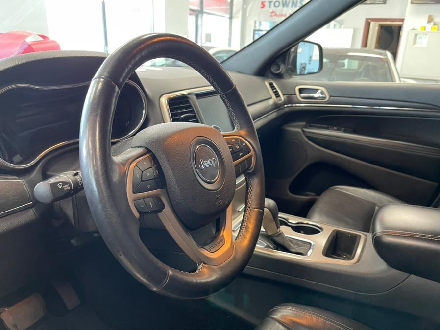 2017 Jeep Grand Cherokee Limited 4x2, available for sale in Inwood, New York | 5 Towns Drive. Inwood, New York 2017 Jeep Grand Cherokee Limited 4x2, available for sale in Inwood, New York | 5 Towns Drive. Inwood, New York