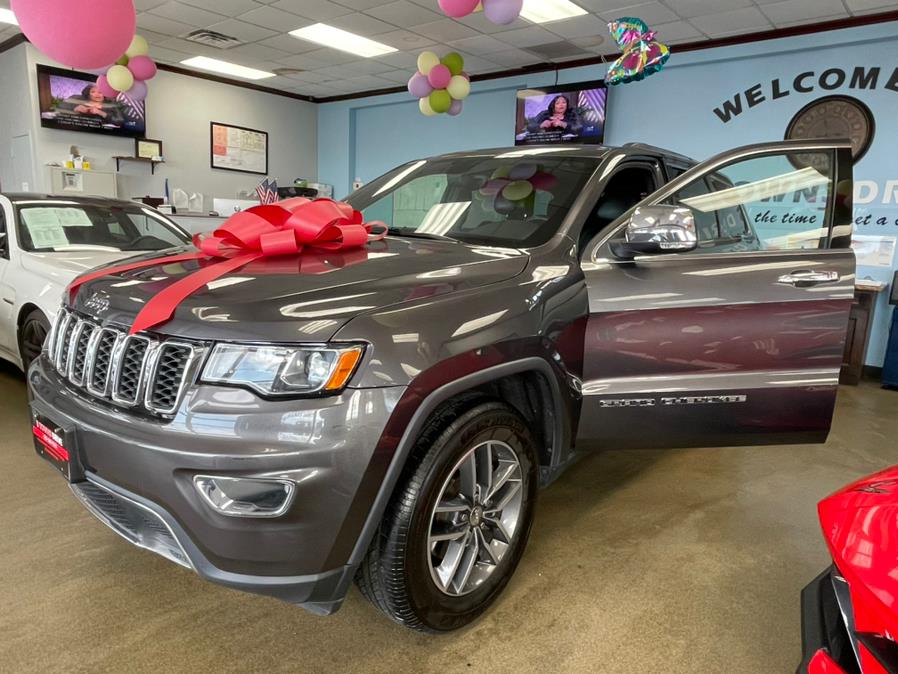2017 Jeep Grand Cherokee Limited 4x2, available for sale in Inwood, New York | 5 Towns Drive. Inwood, New York 2017 Jeep Grand Cherokee Limited 4x2, available for sale in Inwood, New York | 5 Towns Drive. Inwood, New York