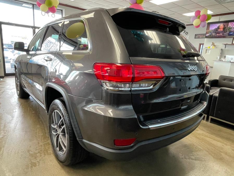 2017 Jeep Grand Cherokee Limited 4x2, available for sale in Inwood, New York | 5 Towns Drive. Inwood, New York 2017 Jeep Grand Cherokee Limited 4x2, available for sale in Inwood, New York | 5 Towns Drive. Inwood, New York