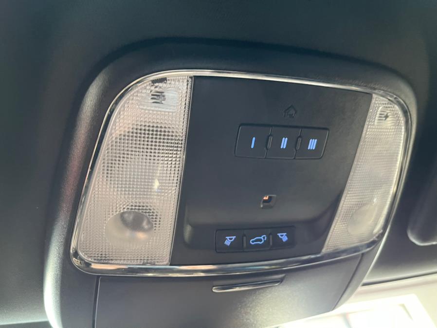 2017 Jeep Grand Cherokee Limited 4x2, available for sale in Inwood, New York | 5 Towns Drive. Inwood, New York 2017 Jeep Grand Cherokee Limited 4x2, available for sale in Inwood, New York | 5 Towns Drive. Inwood, New York
