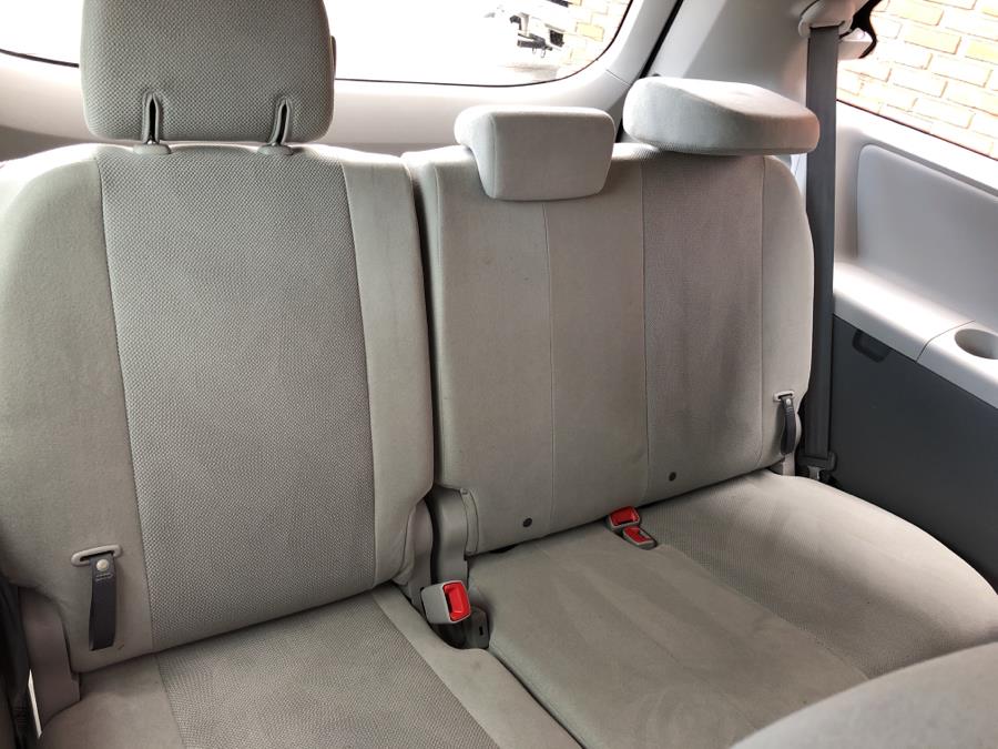 Used Toyota Sienna 5dr 7-Pass Van L 2013 | National Auto Brokers, Inc.. Waterbury, Connecticut Used Toyota Sienna 5dr 7-Pass Van L 2013 | National Auto Brokers, Inc.. Waterbury, Connecticut