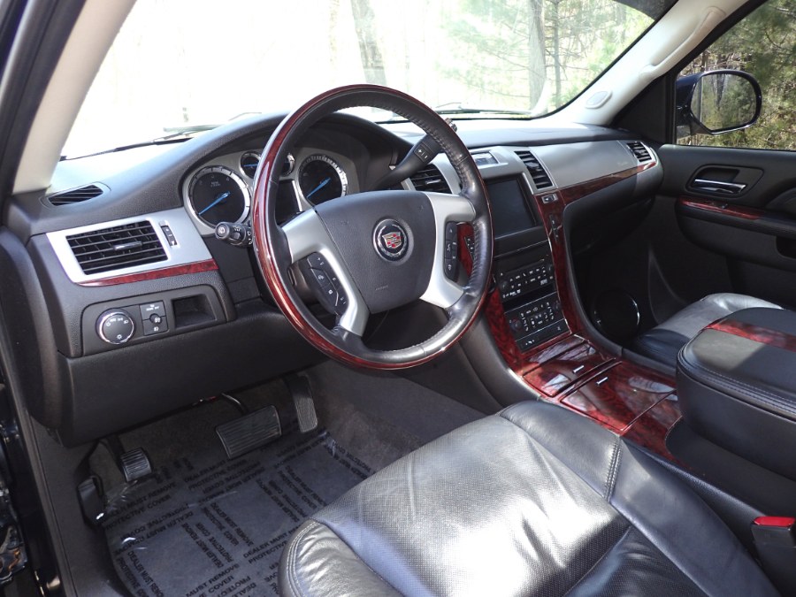 Used Cadillac Escalade AWD 4dr Premium 2011 | Eagleville Motors. Storrs, Connecticut Used Cadillac Escalade AWD 4dr Premium 2011 | Eagleville Motors. Storrs, Connecticut